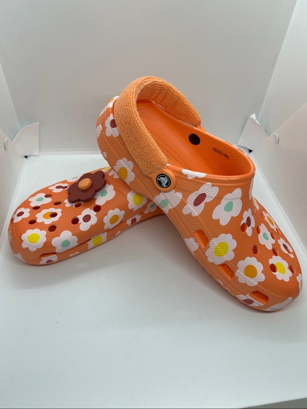Crocs Classic Terry Cloth Clog Size 12 Unisex Orange And White Daisy Flower - Picture 5 of 12